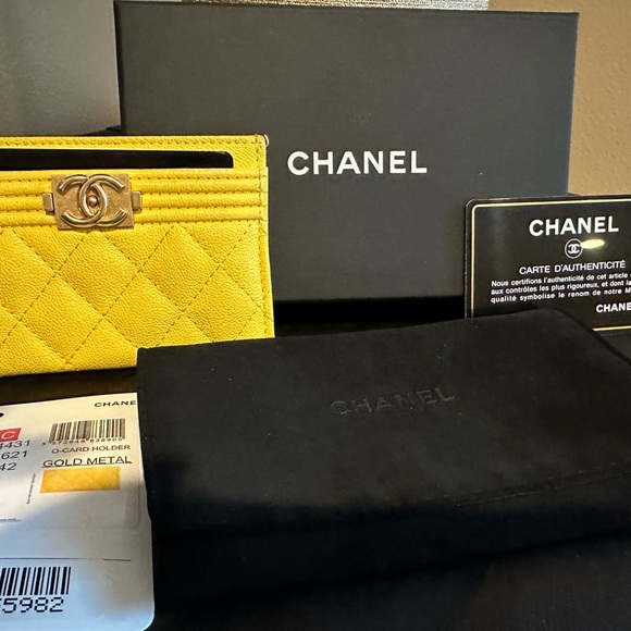 ******SOLD*****Chanel - Picture 1 of 8